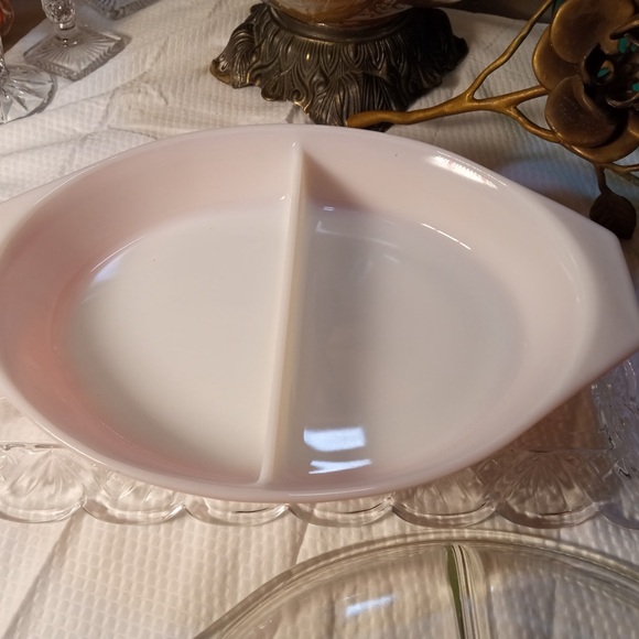 Vintage Pyrex Pink Daisy Divided Casserole Dish 1.5 Quart & Lid Great Condition - Picture 3 of 8
